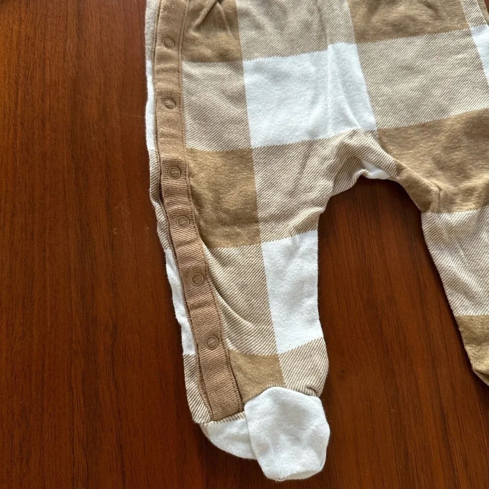 Baby GAP Buffalo check Brown/tab and White Kids Footie one piece size 0-3 months